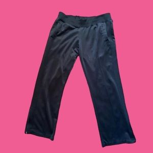 Nike Women’s Low Rise Black Track Pants With Zipper Ankle Detail size XL